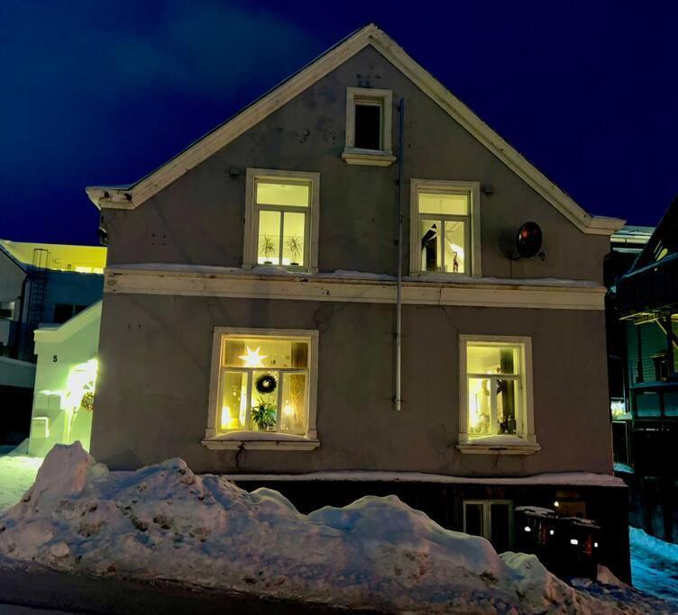 I Hjertet Av Nordens Paris. Apartment Tromsø Exterior foto